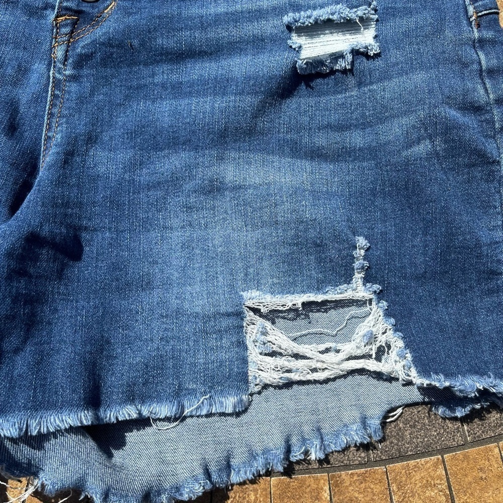 Women's Blue Denim Shorts S.O.N.G. Curvy 15/32 button up - Picture 4 of 9
